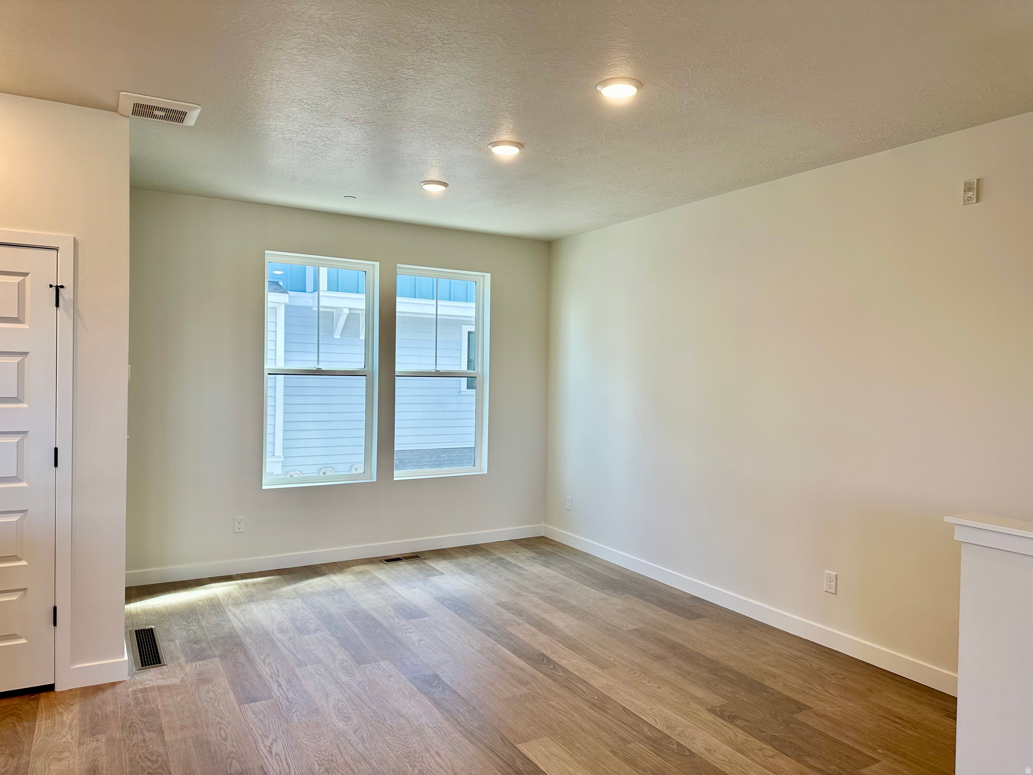 DAYBREAK - Residential