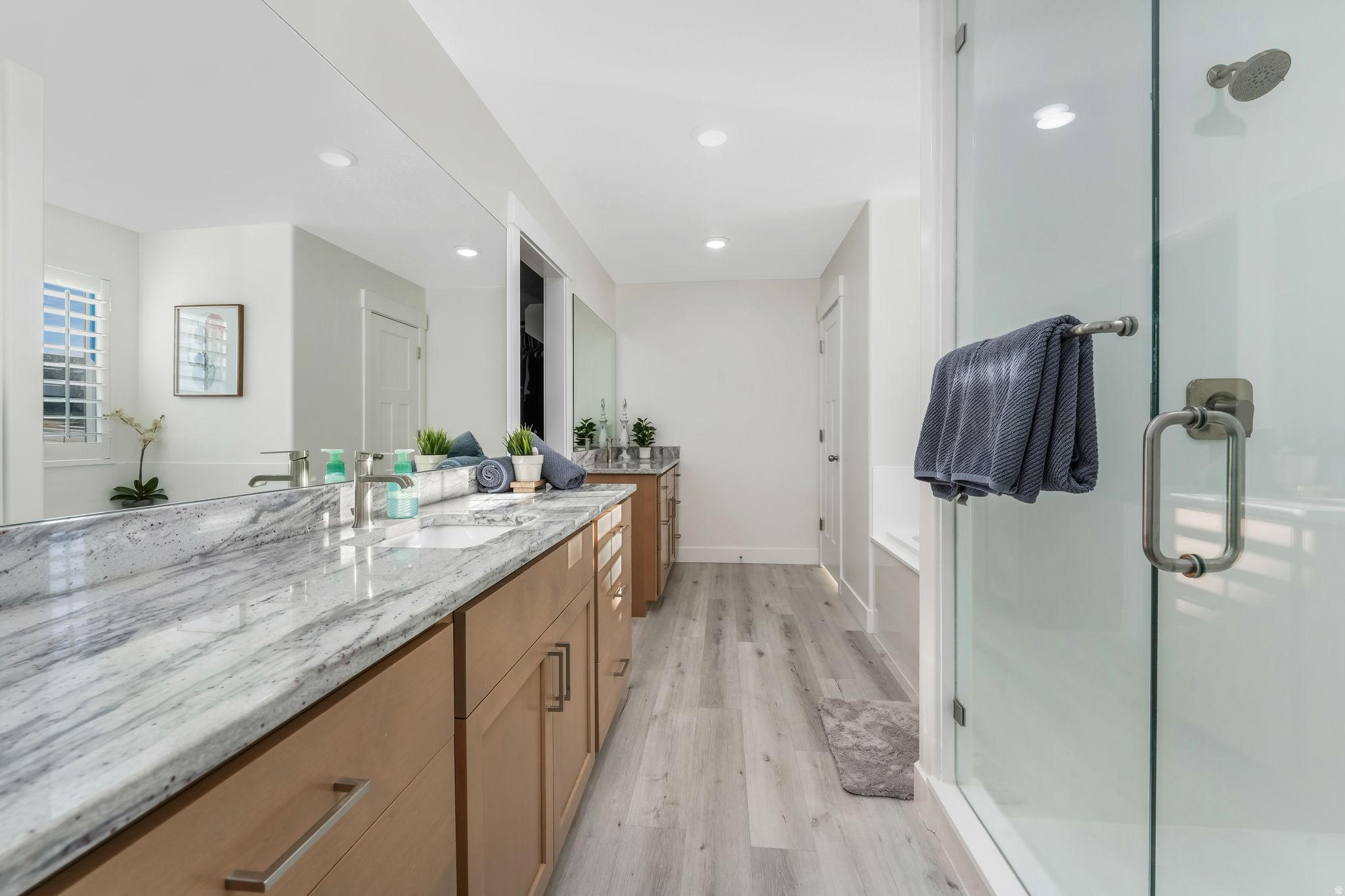 LAKE VIEW ESTATE - Residential