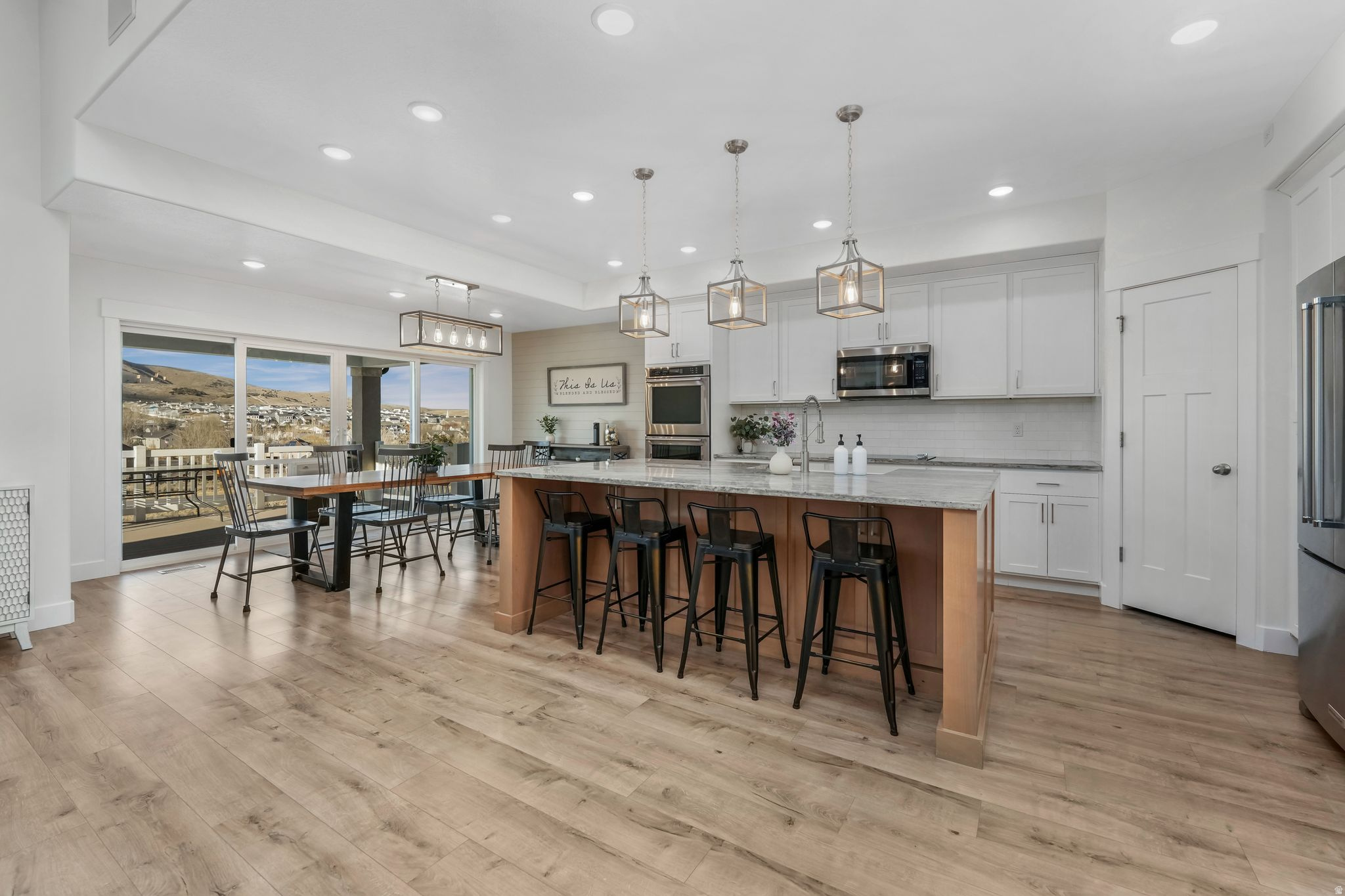 LAKE VIEW ESTATE - Residential