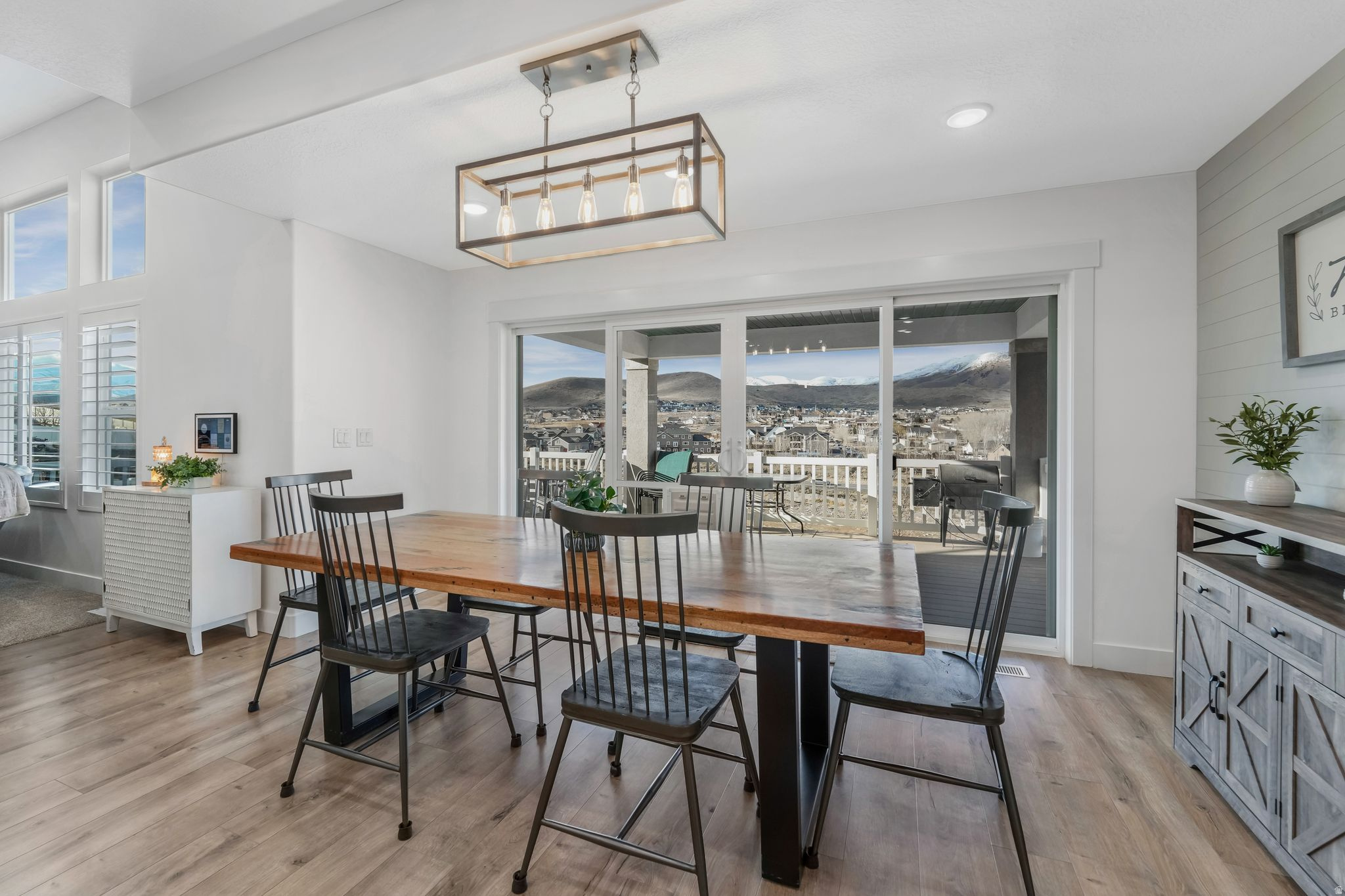 LAKE VIEW ESTATE - Residential