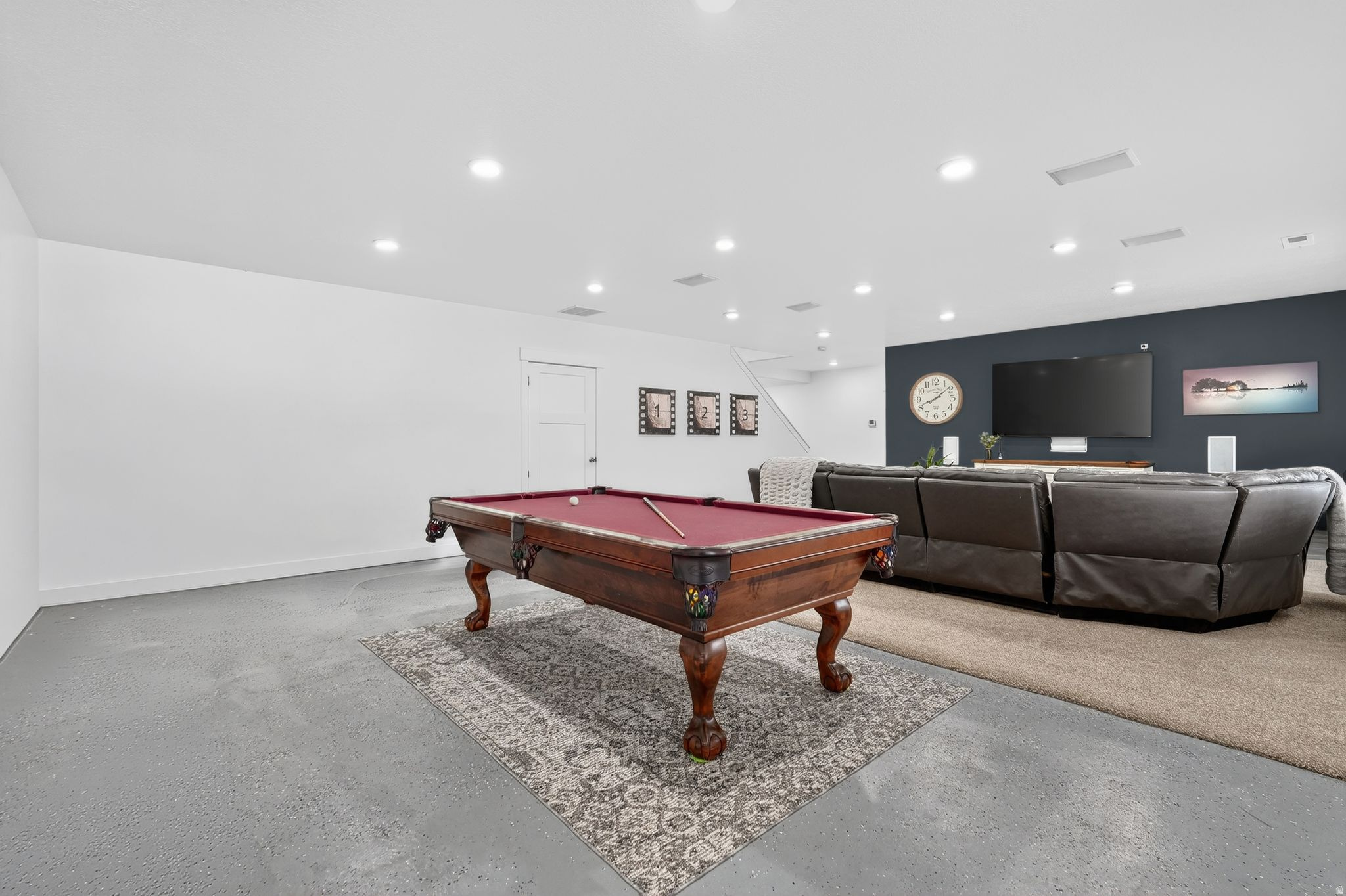 LAKE VIEW ESTATE - Residential