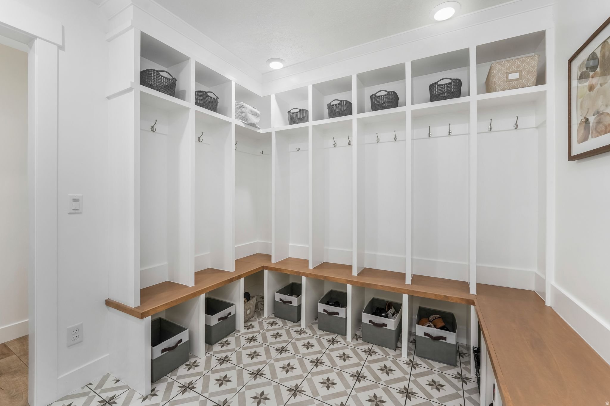 LAKE VIEW ESTATE - Residential