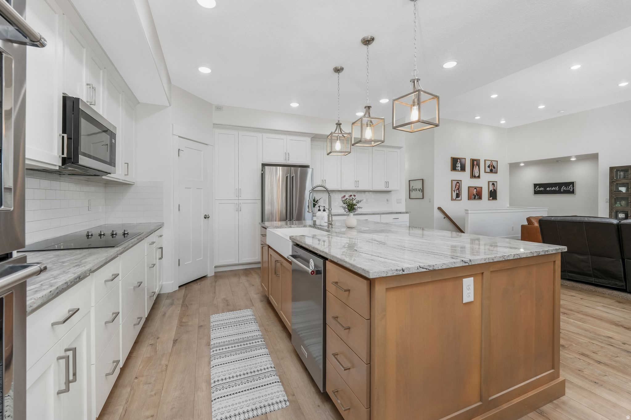 LAKE VIEW ESTATE - Residential