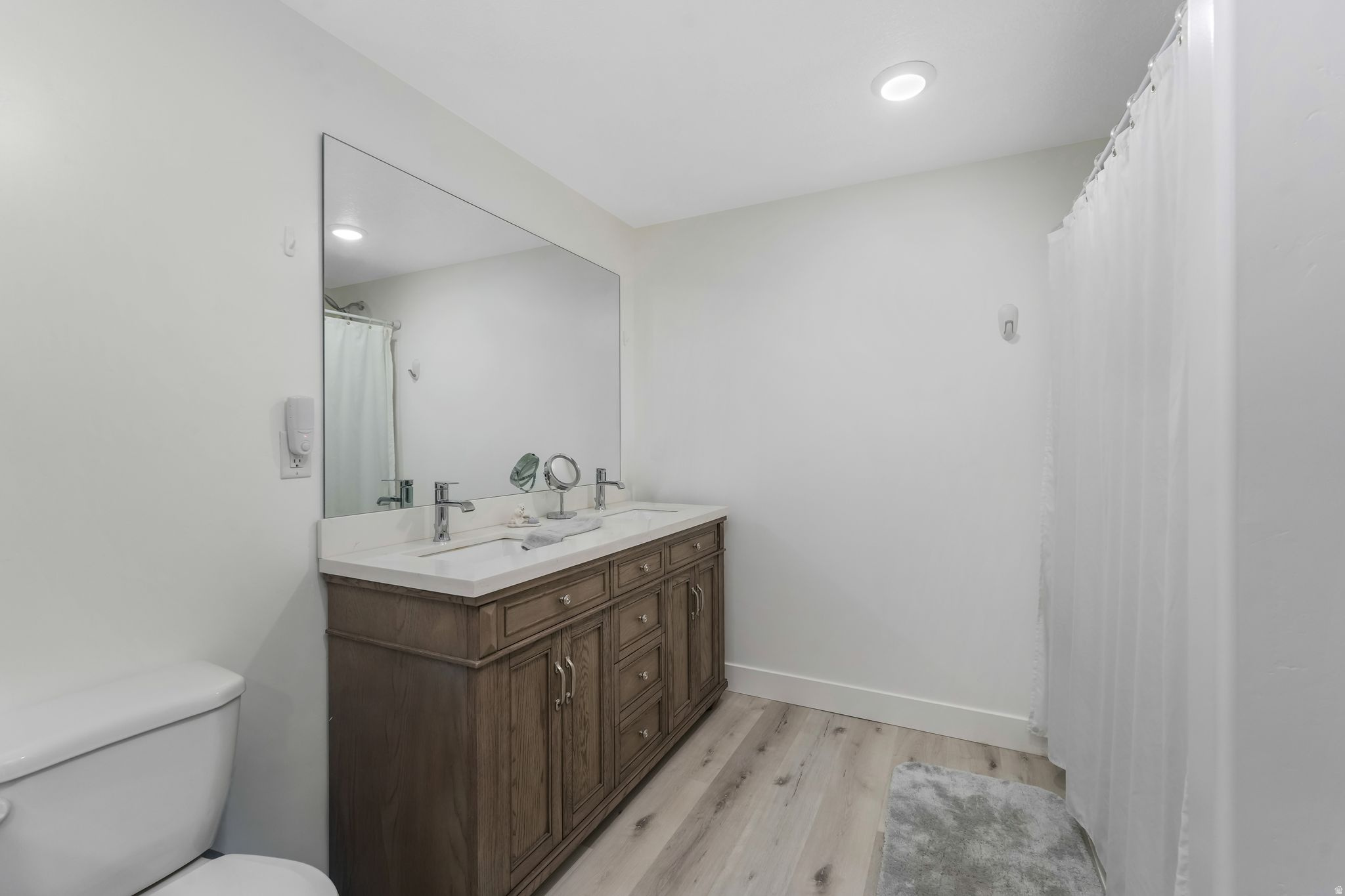 LAKE VIEW ESTATE - Residential