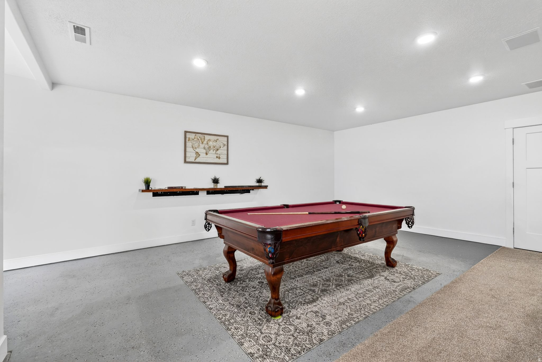 LAKE VIEW ESTATE - Residential