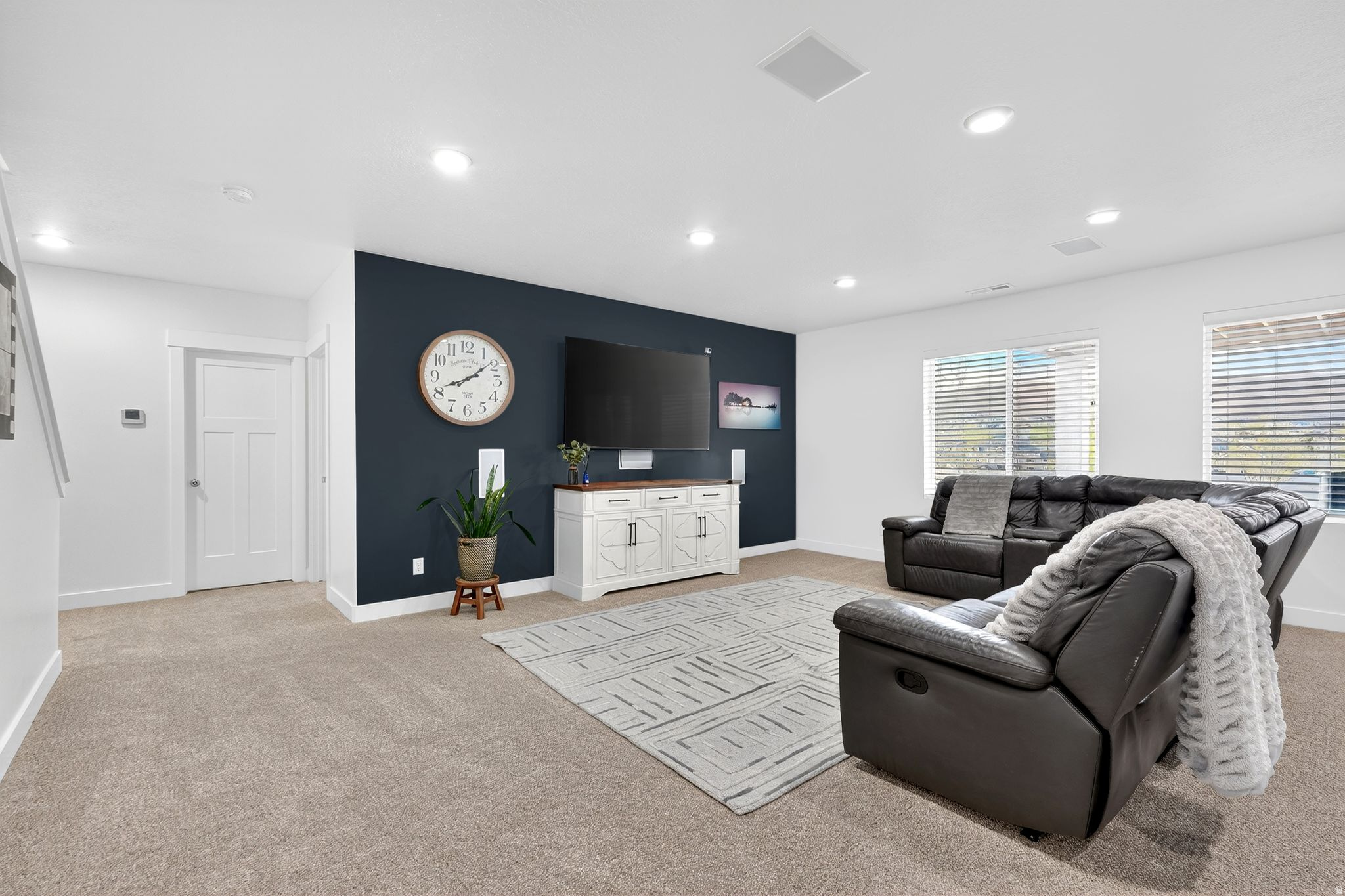 LAKE VIEW ESTATE - Residential