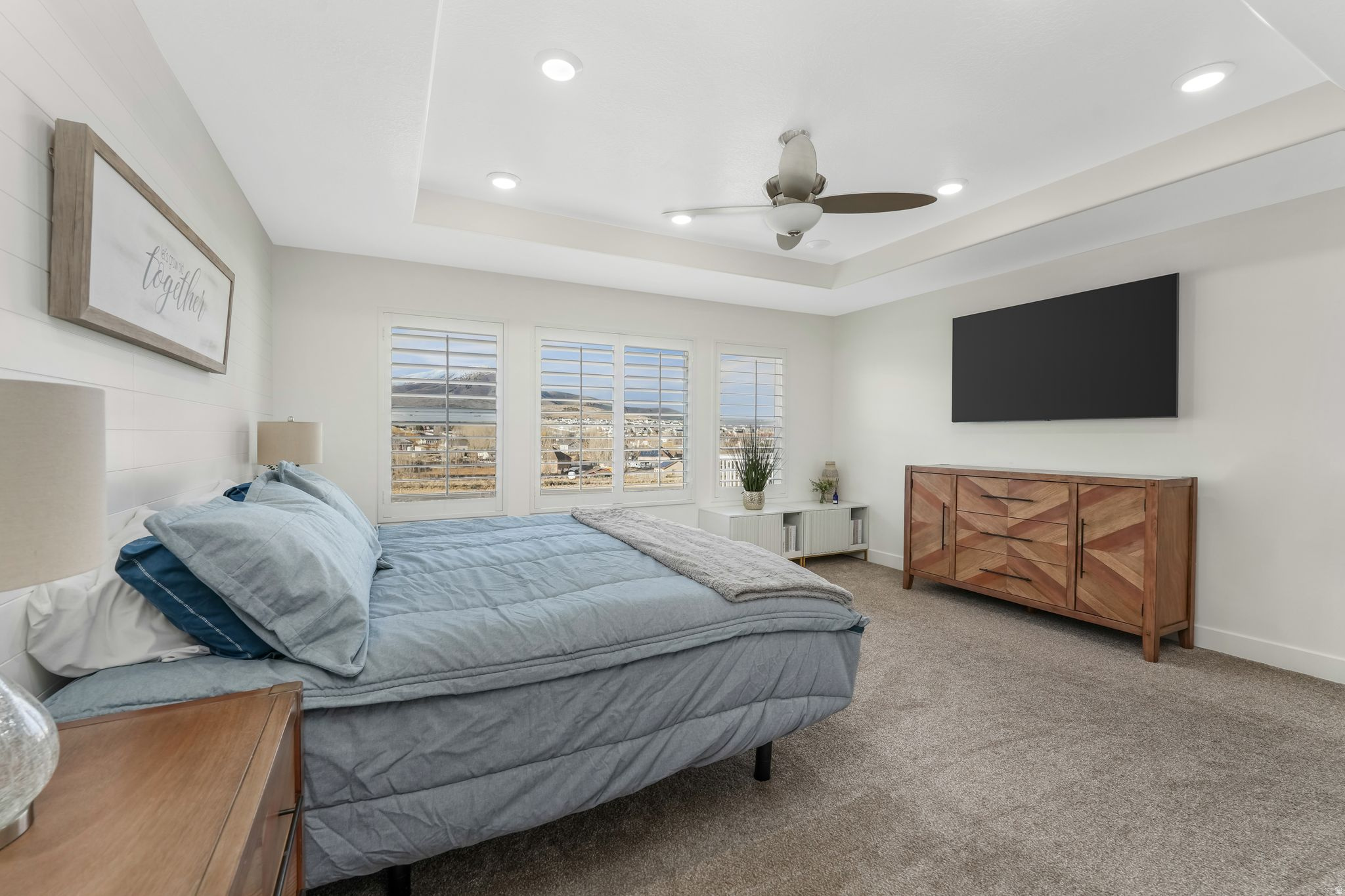 LAKE VIEW ESTATE - Residential