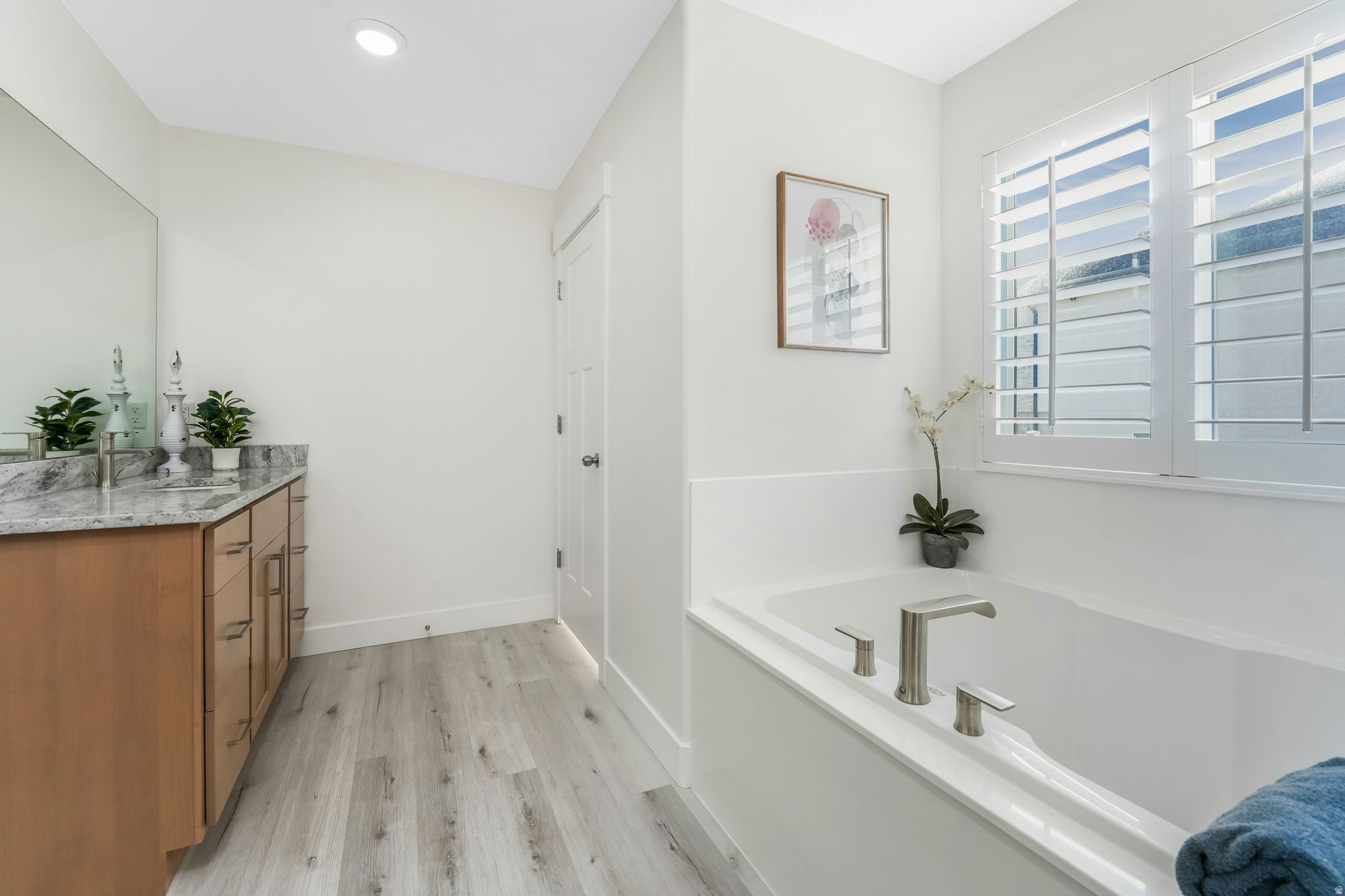 LAKE VIEW ESTATE - Residential