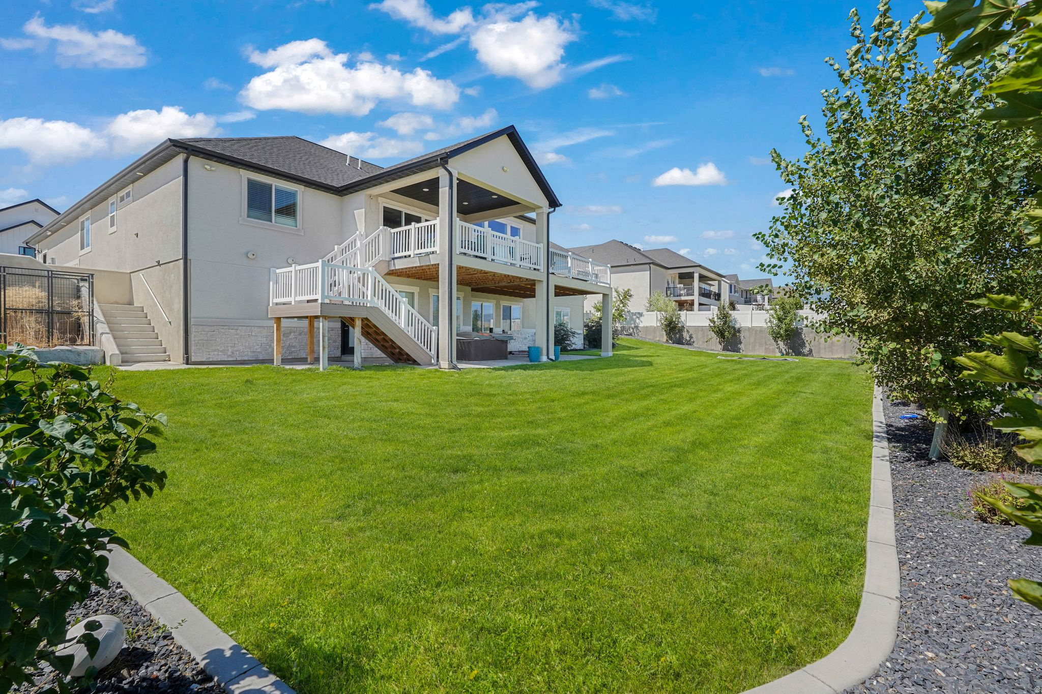 LAKE VIEW ESTATE - Residential