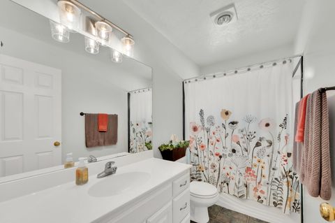 Tiny photo for 736 S DEER VIEW CIR, Fruit Heights, UT 84037 (MLS # 2148641)