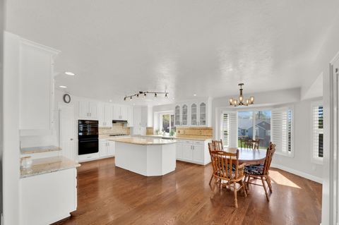 Tiny photo for 736 S DEER VIEW CIR, Fruit Heights, UT 84037 (MLS # 2148641)