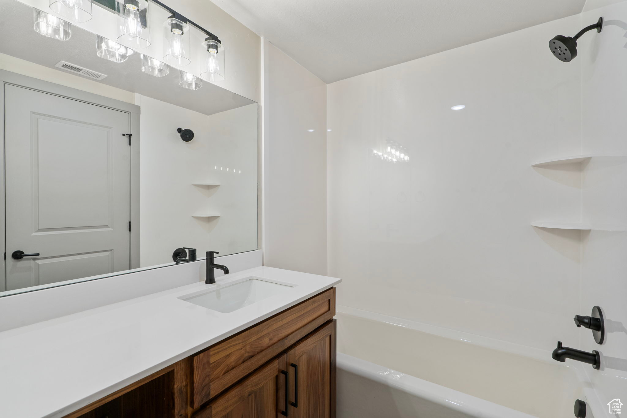 GARDEN CITY LAKE RESIDENCES - Residential