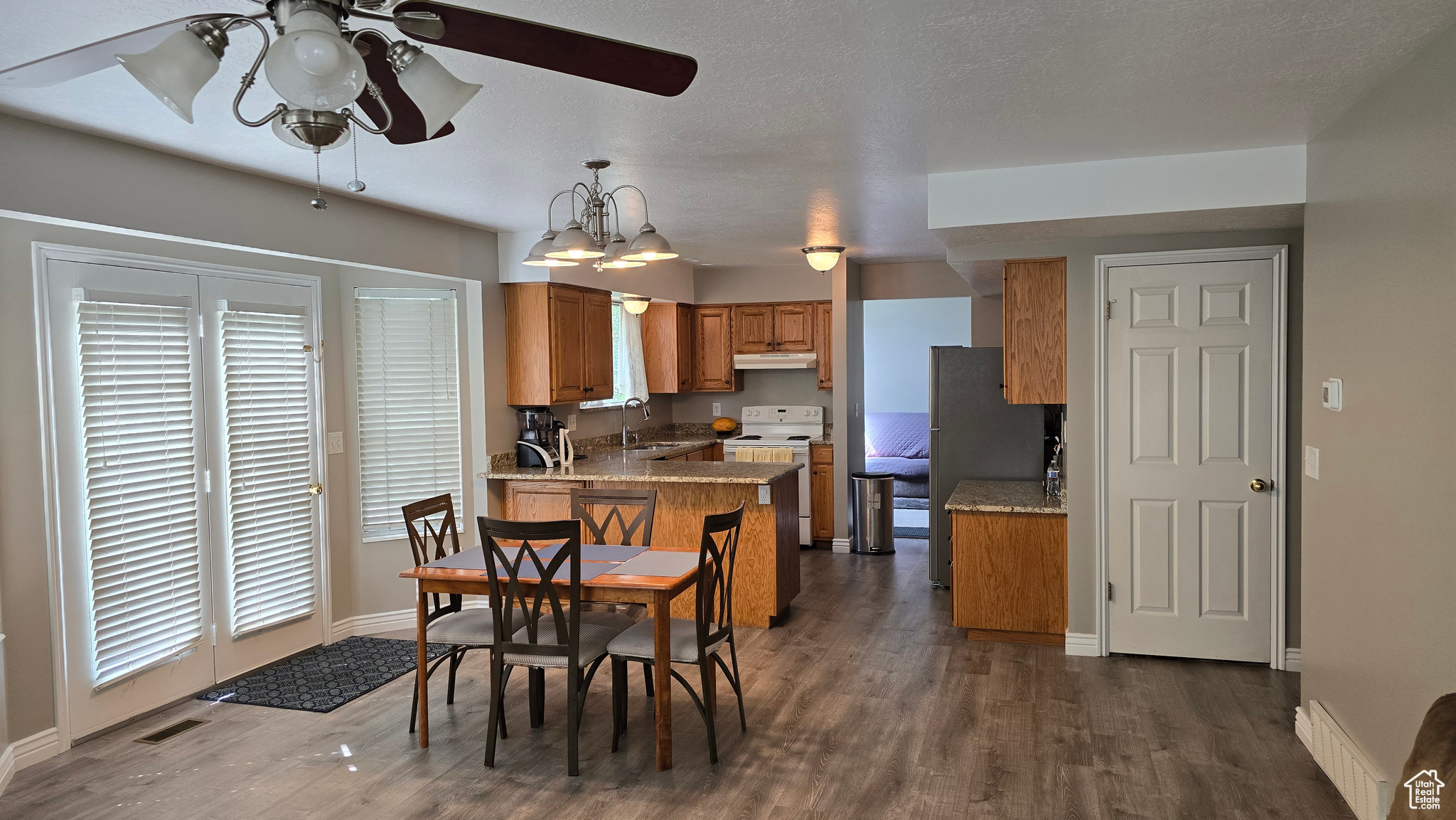 ROLLING OAKS - Residential