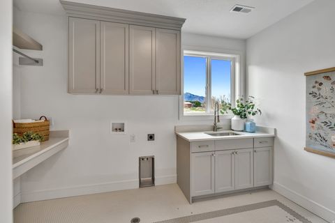 Tiny photo for 764 N 2000 E, Mapleton, UT 84664 (MLS # 2144320)