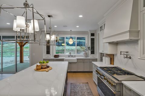 Tiny photo for 764 N 2000 E, Mapleton, UT 84664 (MLS # 2144320)