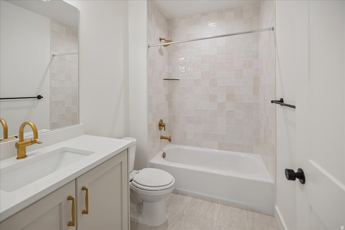 BEACON POINTE - Residential