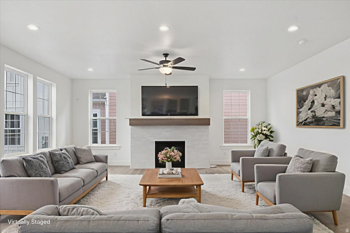 BEACON POINTE - Residential