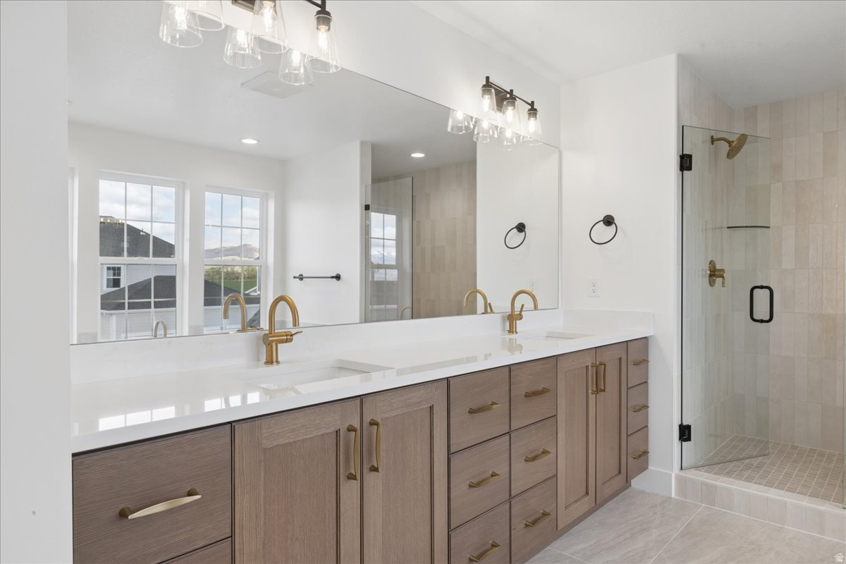 BEACON POINTE - Residential