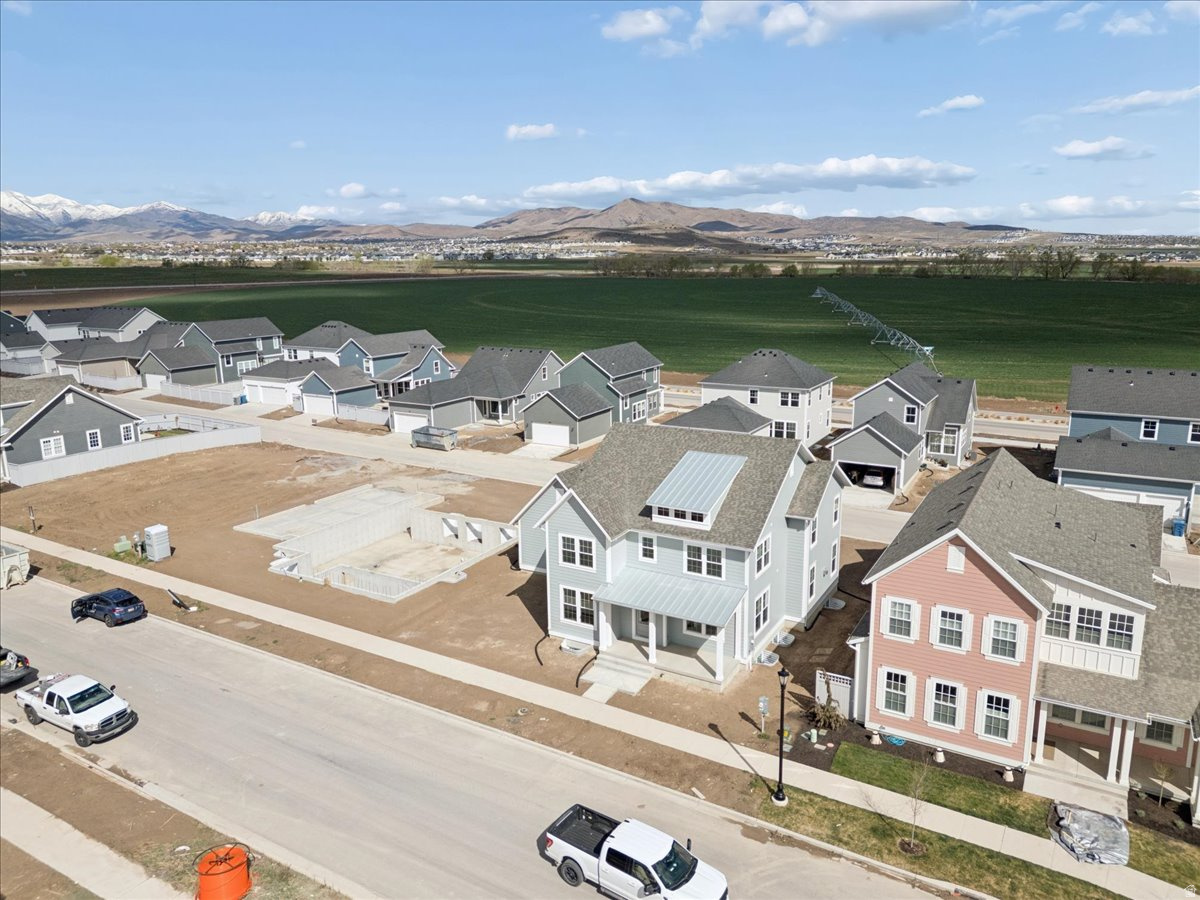 BEACON POINTE - Residential