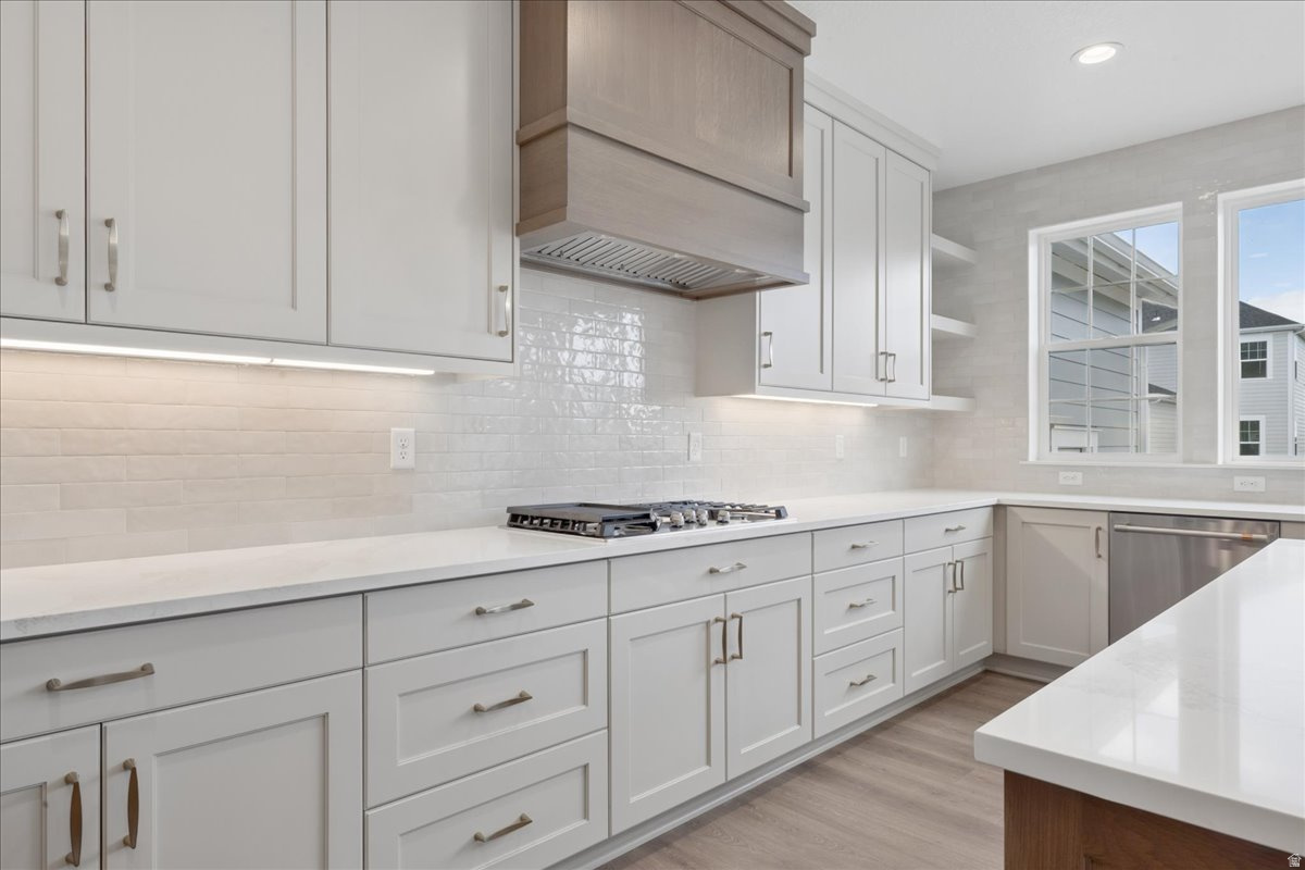 BEACON POINTE - Residential