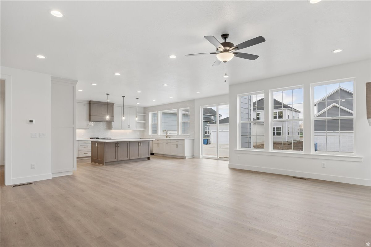 BEACON POINTE - Residential