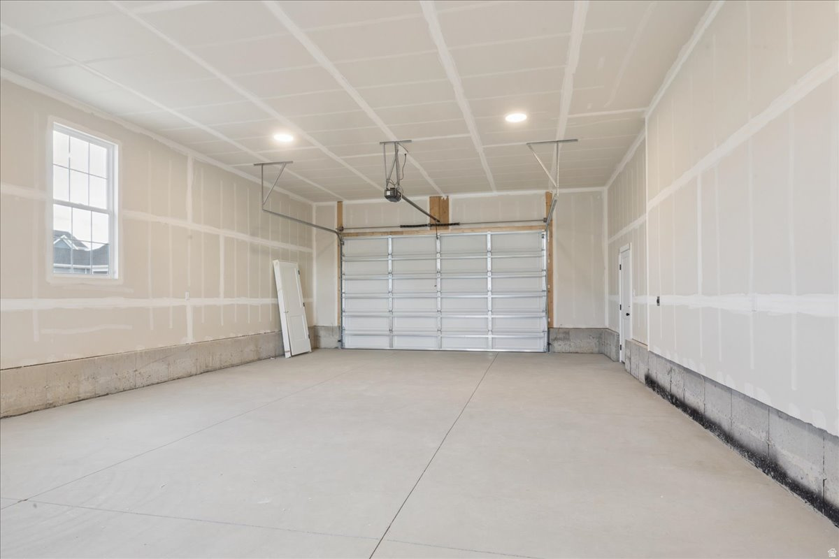 BEACON POINTE - Residential