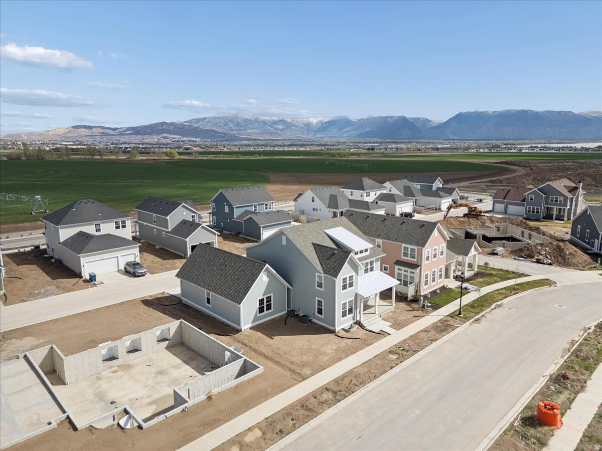 BEACON POINTE - Residential