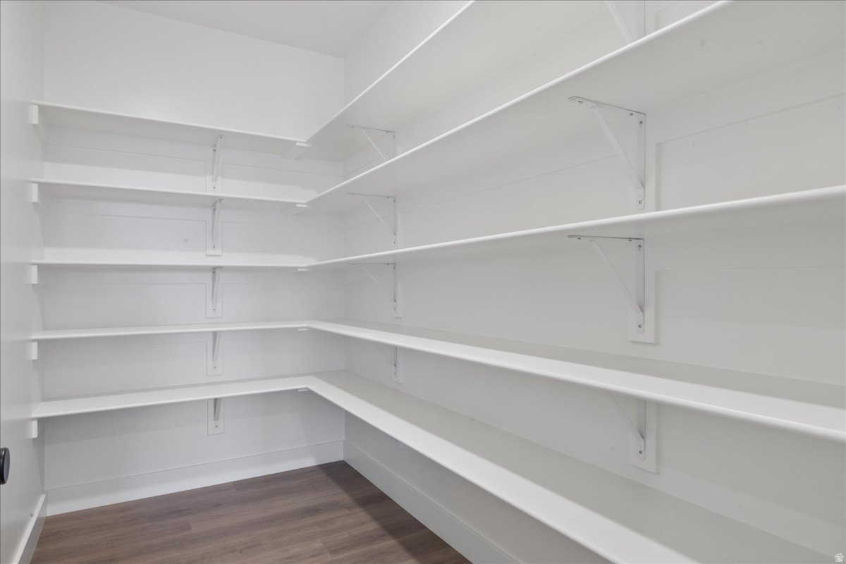 BEACON POINTE - Residential