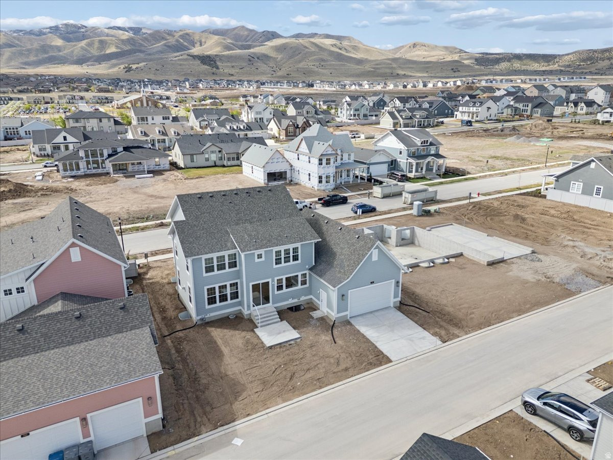 BEACON POINTE - Residential