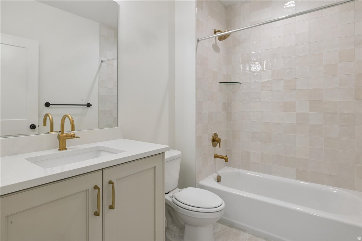 BEACON POINTE - Residential