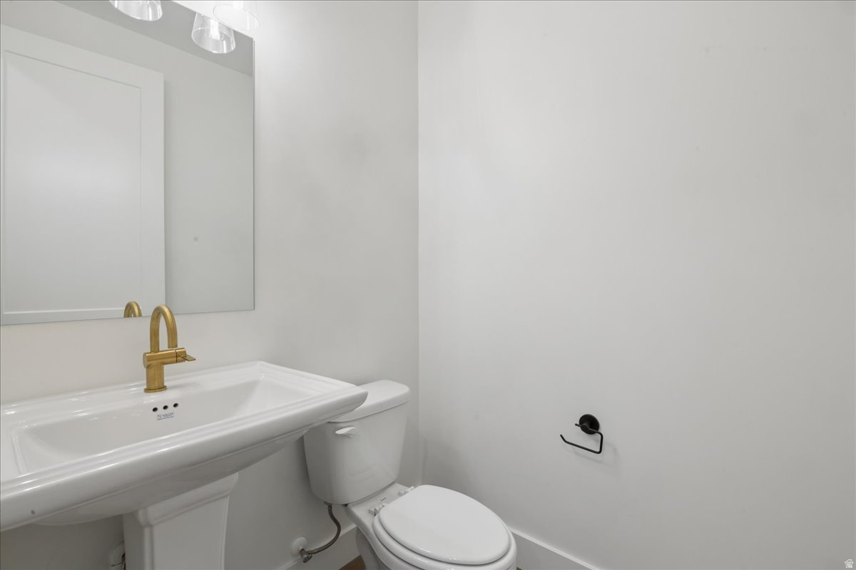 BEACON POINTE - Residential