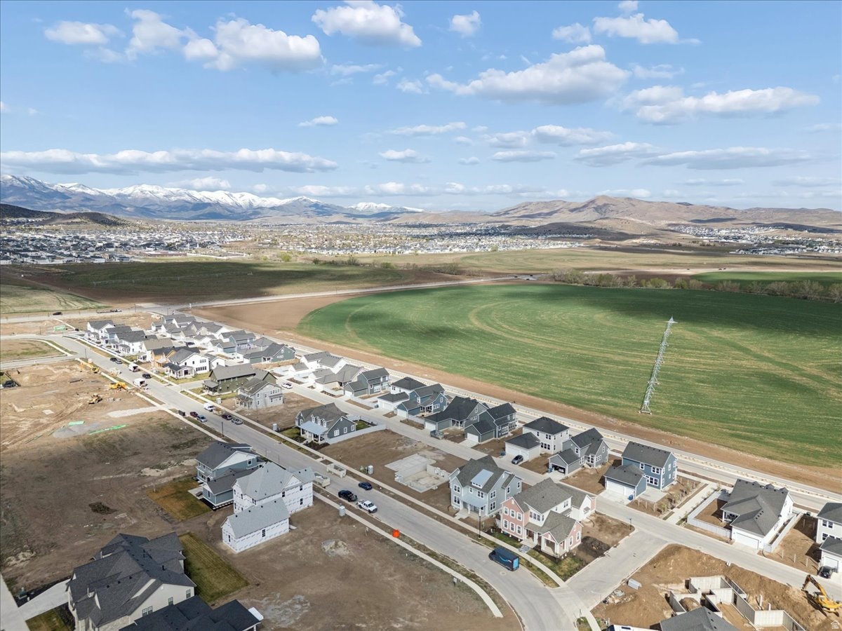 BEACON POINTE - Residential