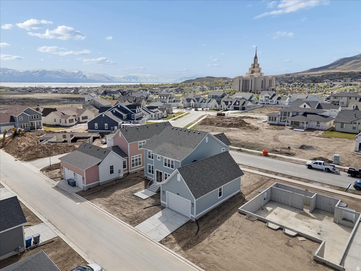 BEACON POINTE - Residential