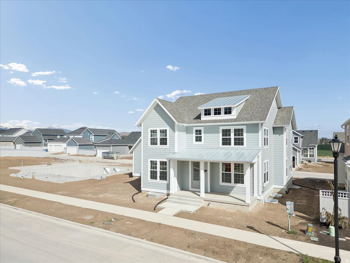 BEACON POINTE - Residential