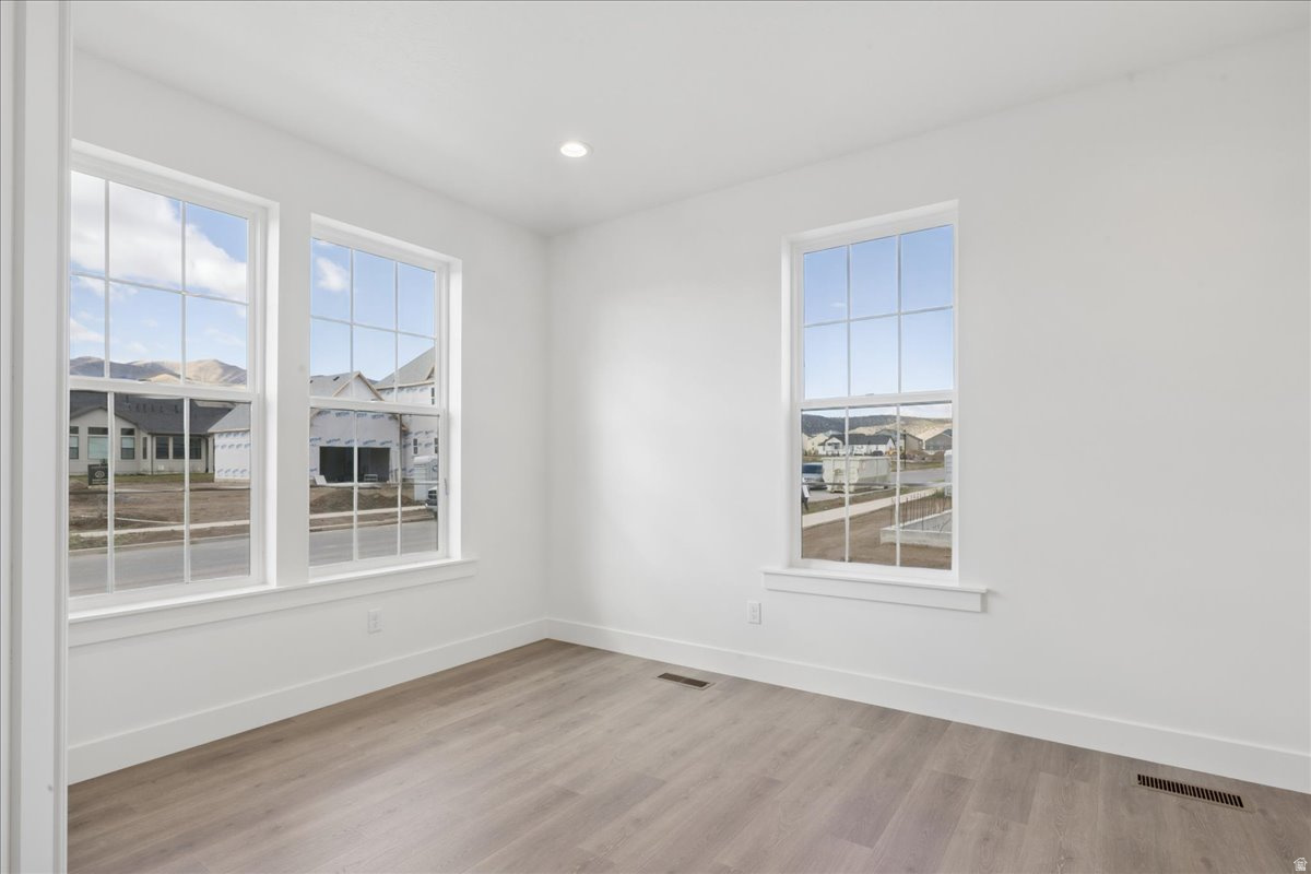 BEACON POINTE - Residential