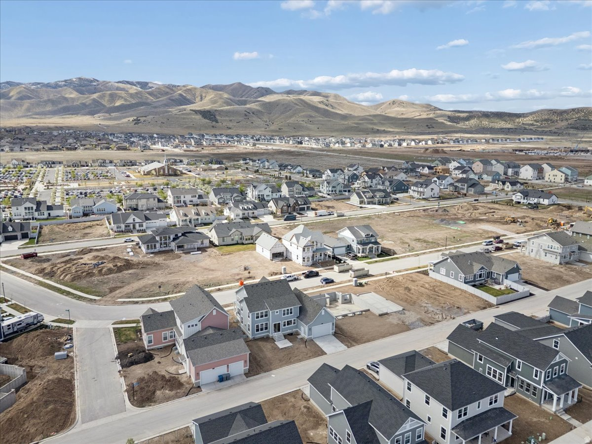 BEACON POINTE - Residential