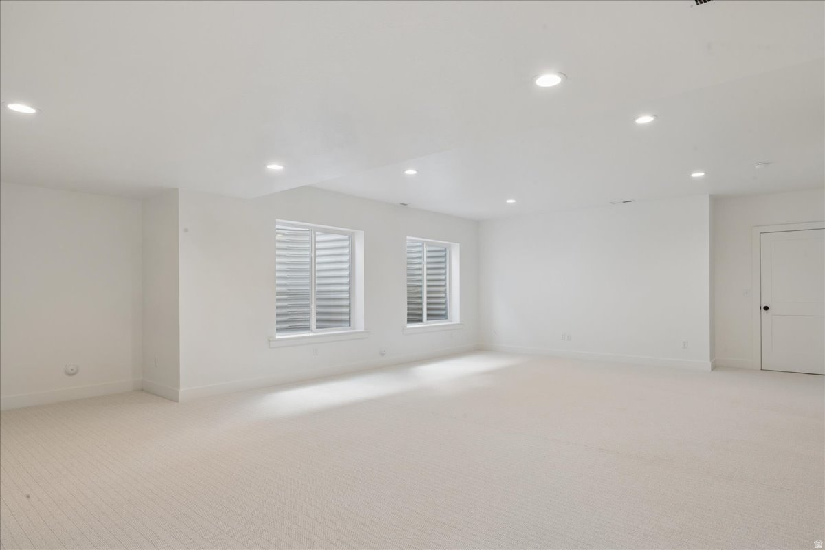 BEACON POINTE - Residential