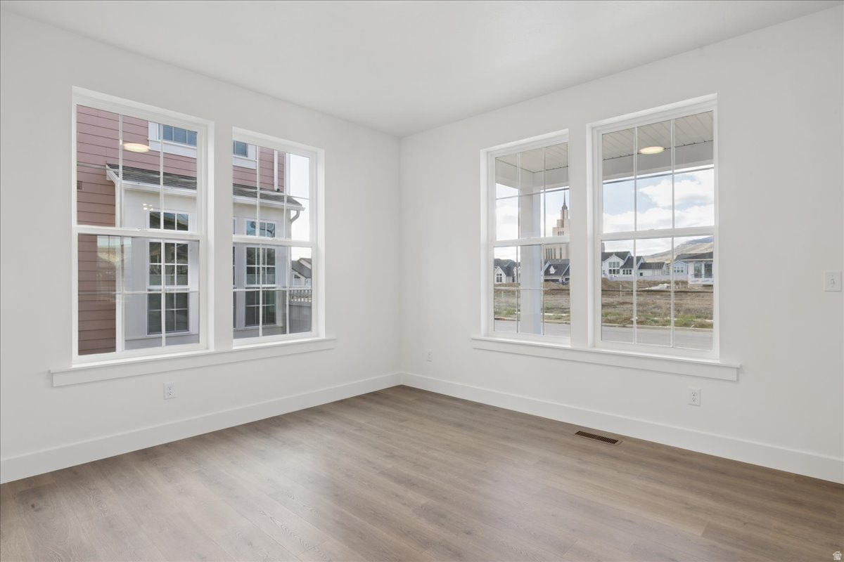 BEACON POINTE - Residential