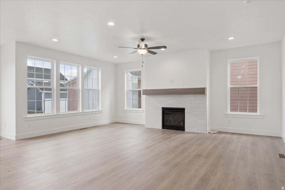 BEACON POINTE - Residential