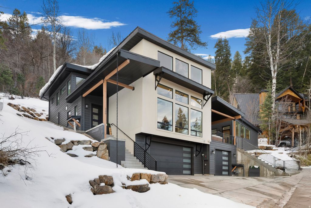 Photo of 200 MATTERHORN DR, Park City, UT 84098 (MLS # 2142804)