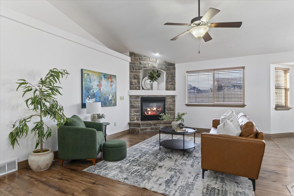 EAGLE MOUNTAIN - Residential