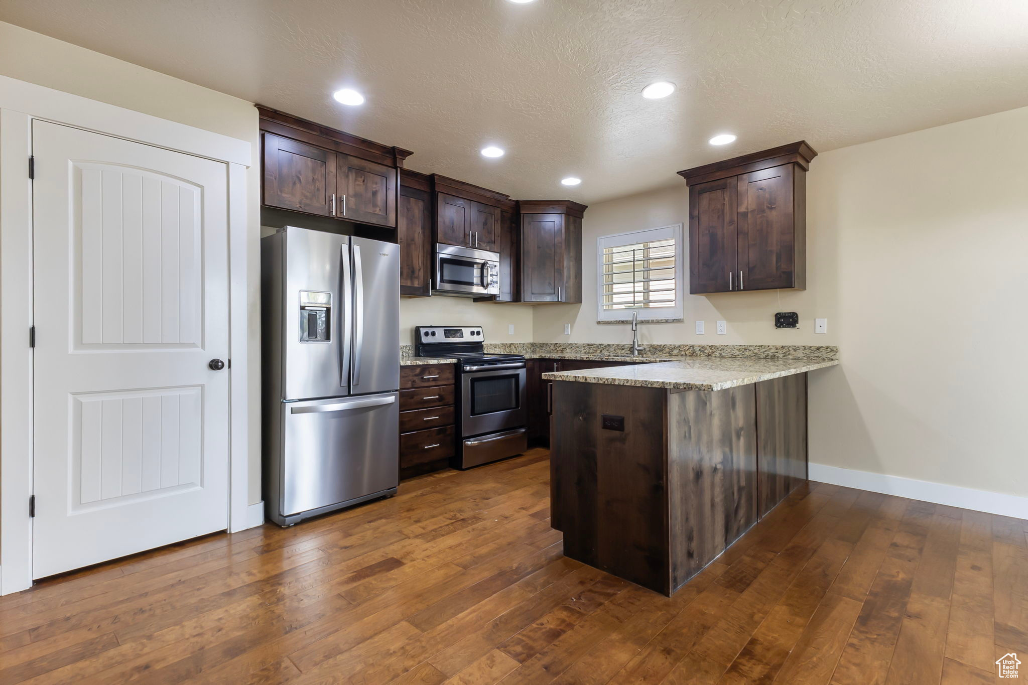 CORAL COVE - Residential