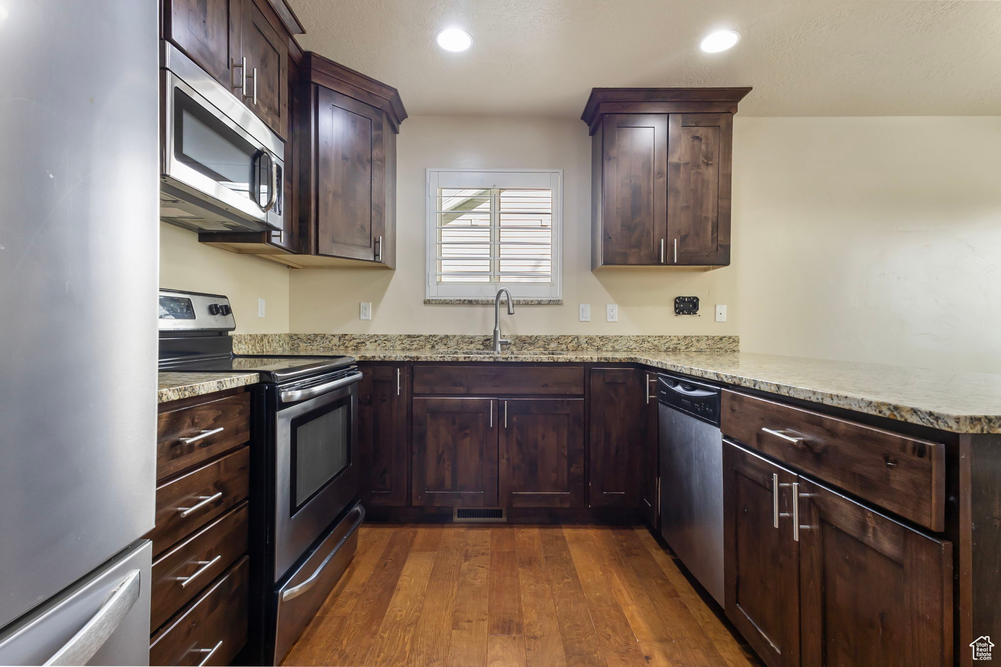 CORAL COVE - Residential