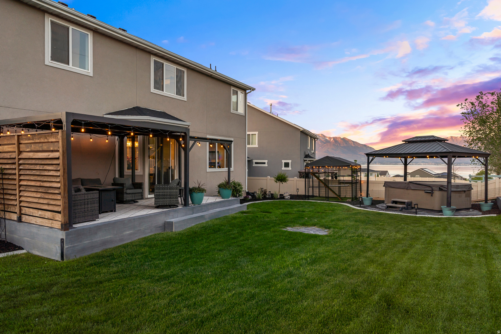 HERON HILLS - Residential