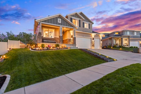 Tiny photo for 21 W SWAINSON AVE, Saratoga Springs, UT 84045 (MLS # 2157910)