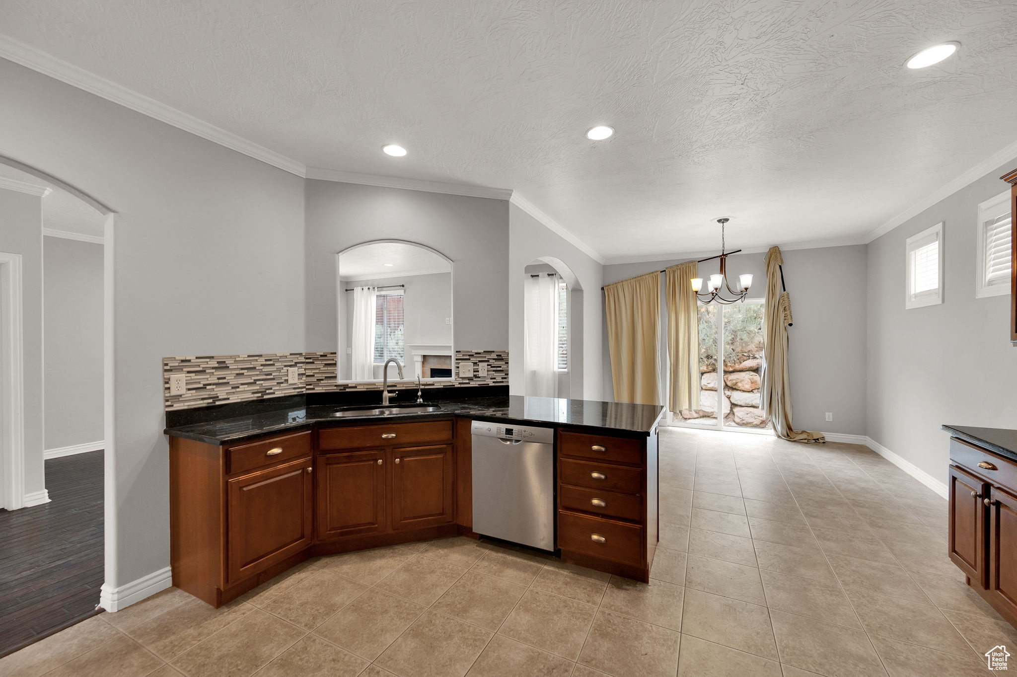 Lehi, Utah 84043, United States, 7 Bedrooms Bedrooms, ,4 BathroomsBathrooms,Residential,Active,108696