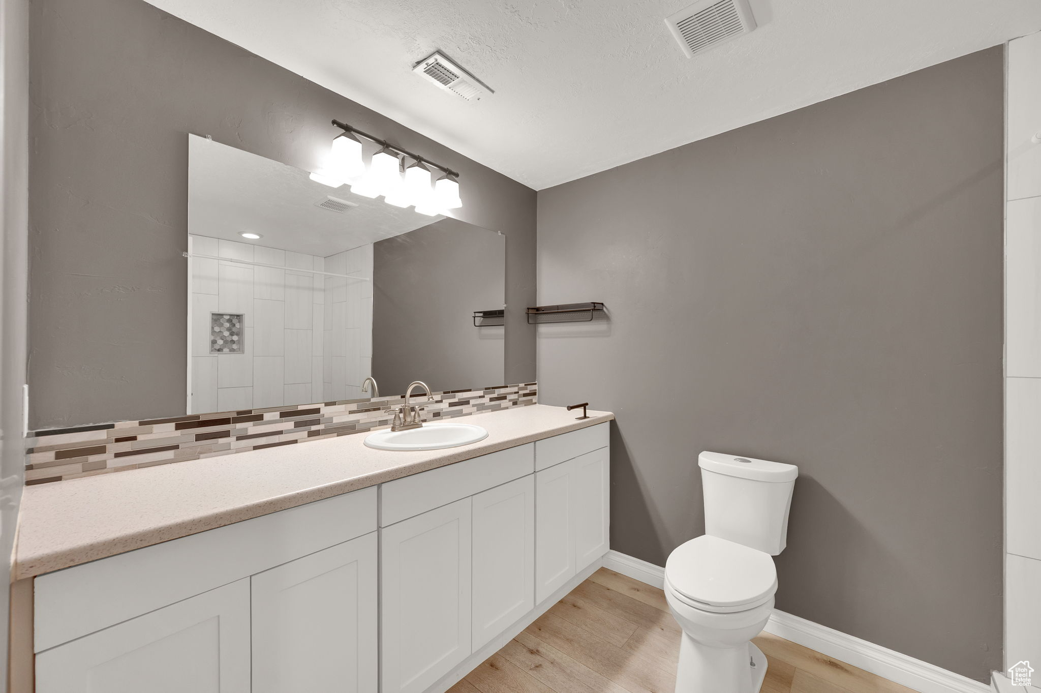 Lehi, Utah 84043, United States, 7 Bedrooms Bedrooms, ,4 BathroomsBathrooms,Residential,Active,108696