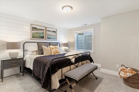 Tiny photo for 560 S 8600 E, Huntsville, UT 84317 (MLS # 2124940)