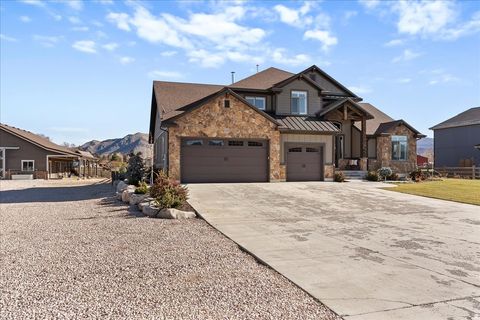 Tiny photo for 560 S 8600 E, Huntsville, UT 84317 (MLS # 2124940)
