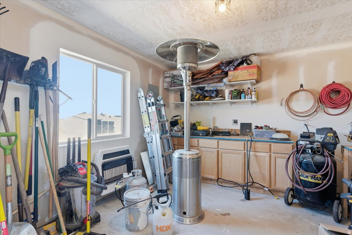 EAST LAKE MEADOWS SU - Residential